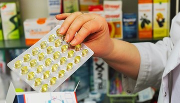 NFZ wykreśla 85 leków z refundacji. Co się zmienia i kogo dotkną nowe przepisy?
