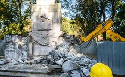 MSZ Rosji reaguje na demontaż pomnika Wdzięczności Żołnierzom Armii Radzieckiej: To przepisywanie historii na nowo