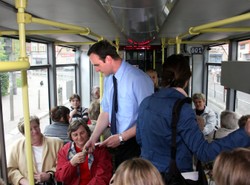 Jeżdżą na gapę, bo mają komórki