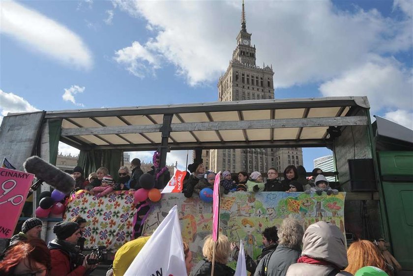 Manifa atakuje Tuska i Kościół. DUŻO ZDJĘĆ!