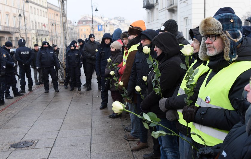 Kolejna gorąca miesięcznica