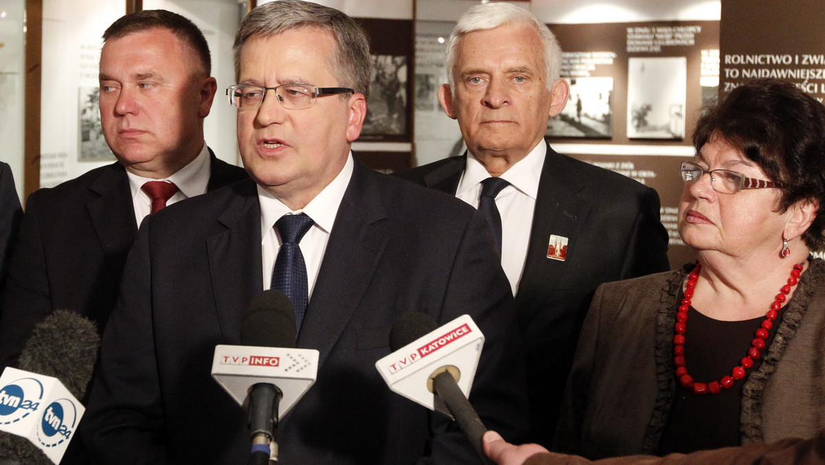 W Warszawie już wkrótce stanie pomnik Wojciecha Korfantego - zadeklarował podczas niedzielnej wizyty w Bytomiu prezydent Bronisław Komorowski. Wyraził przekonanie, że wiedzę o Śląsku oraz typowo śląskie cechy trzeba upowszechniać w całej Polsce.