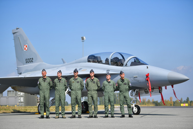 Myśliwiec FA-50 zaprezentowany w ramach konferencji ministra obrony narodowej Mariusza Błaszczaka na terenie 23. Bazy Lotnictwa Taktycznego w Mińsku Mazowieckim (21.08.2023)