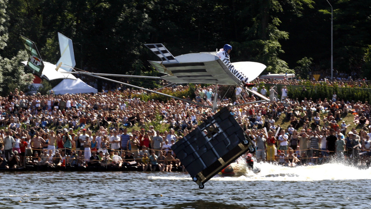 POZNAŃ KONKURS LOTÓW RED BULL 1