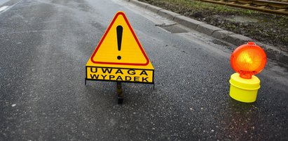 Autobus zderzył się z osobówką. Są ranni