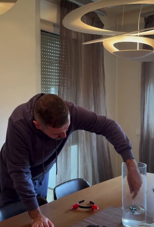 Aca Kos sa Čedom dekorisao stan za Noć veštica 