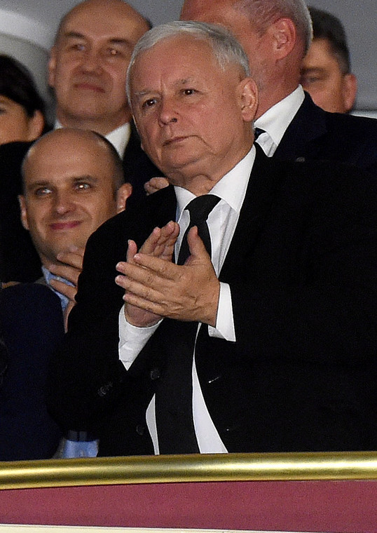 Prezes PiS Jarosław Kaczyński podczas uroczystej premiery filmu "Smoleńsk"