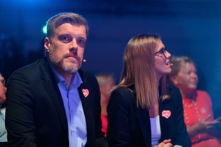 Zandberg: Naszym żelaznym warunkiem współrządzenia po wyborach jest 20-proc. podwyżka w budżetówce