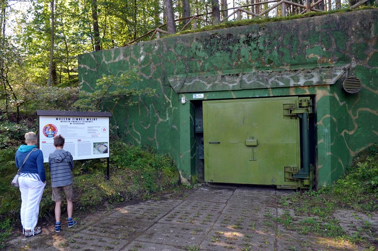 Do dyspozycji zwiedzających będą magazyny, pomieszczenia techniczne i chemiczne, rozdzielnia z systemem alarmowym i telekomunikacyjnym oraz wiele detali. <br><br>(mb/mr) PAP/Marcin Bielecki