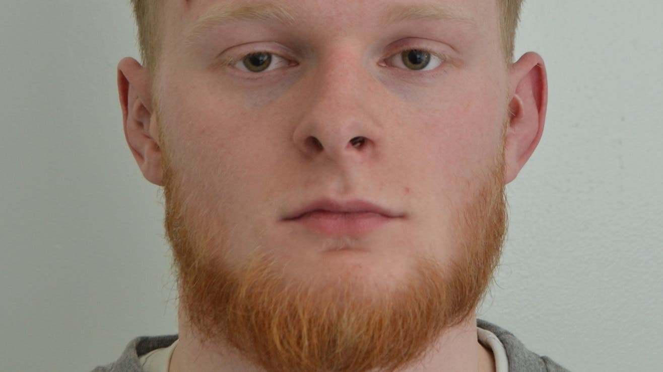 Muslim convert guilty of UK terror plot - had crossbow, mustard gas guide