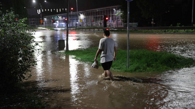 Potężne ulewy na południu Polski. Ogłoszono alarmy przeciwpowodziowe [RELACJA NA ŻYWO]
