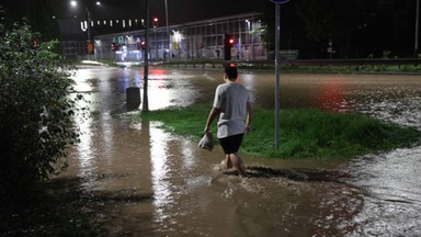 Potężne ulewy na południu Polski. Ogłoszono alarmy przeciwpowodziowe [RELACJA NA ŻYWO]