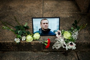 Media: Są sprzeczności w oficjalnej wersji o śmierci Nawalnego