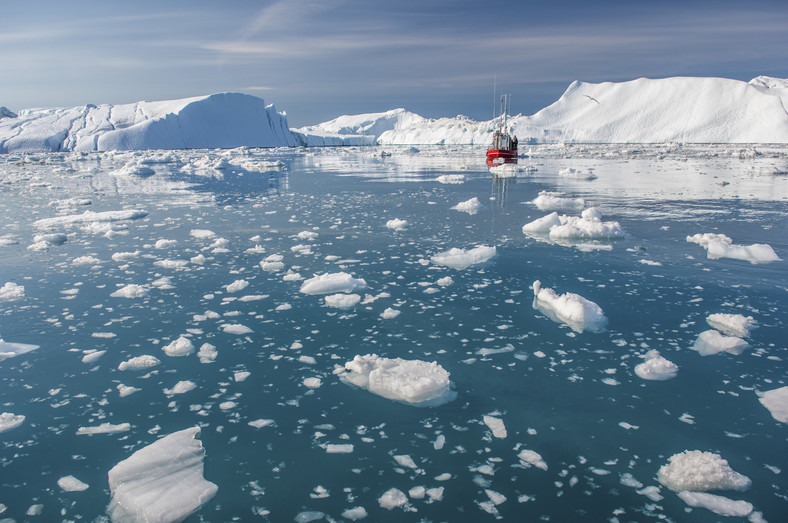 Im szybsze tempo topnienia lodowców na Grenlandii, tym gorętsze lato w Europie