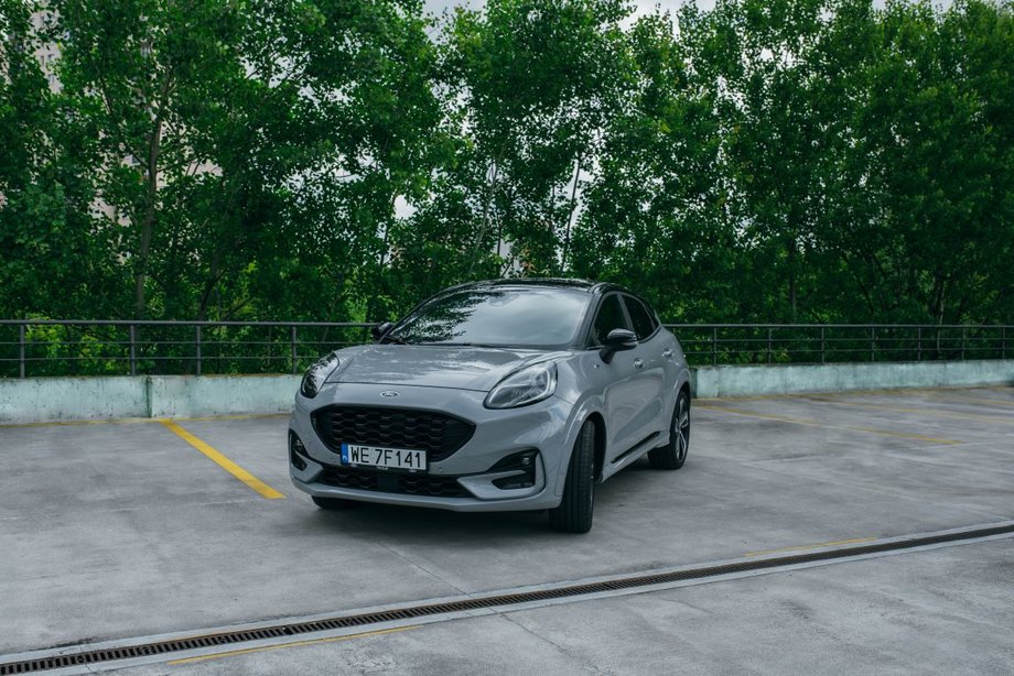 Wyrazisty grill, mocne przetłoczenia i dynamiczna linia nadwozia. Ford Puma to zadziorny typ 