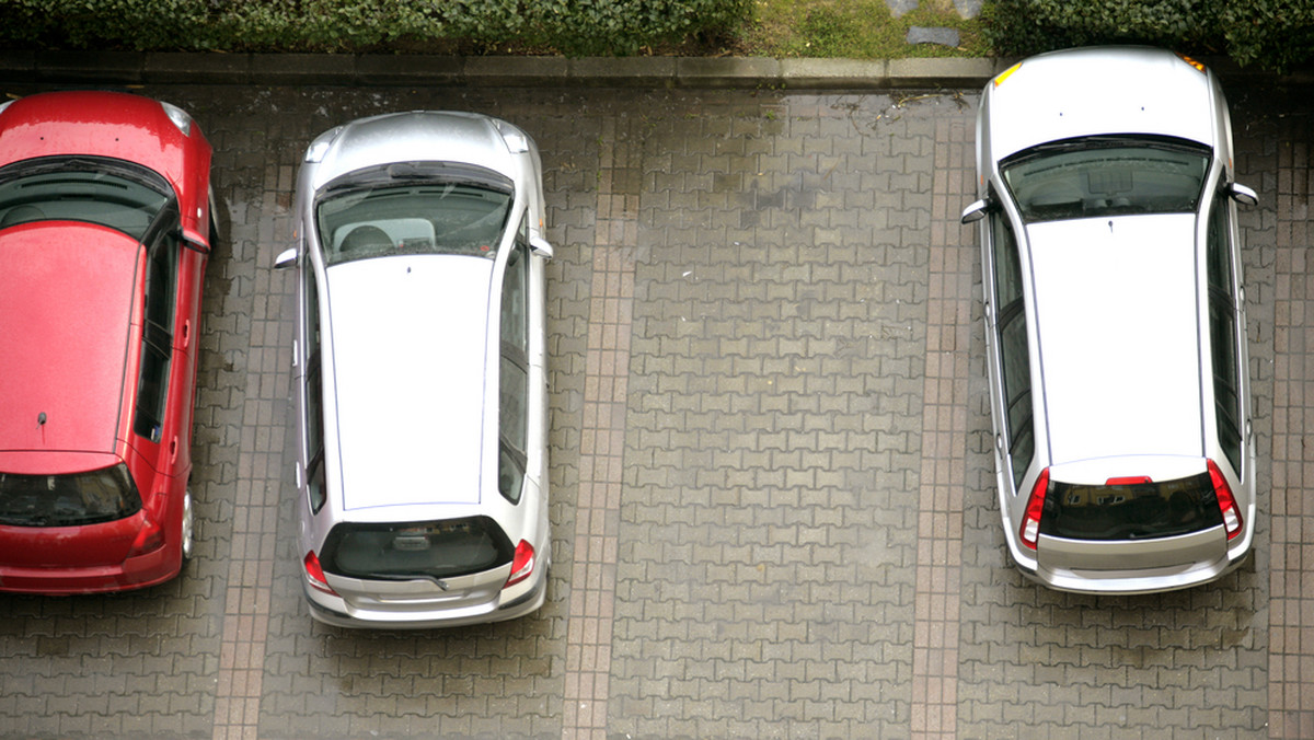 Sprawa powiększenia Strefy Płatnego parkowania w Szczecinie miała zostać przegłosowana na jutrzejszej sesji rady miasta. Dziś prezydent Piotr Krzystek wycofał się jednak z tych planów i zaapelował o zdjęcie uchwały z obrad.