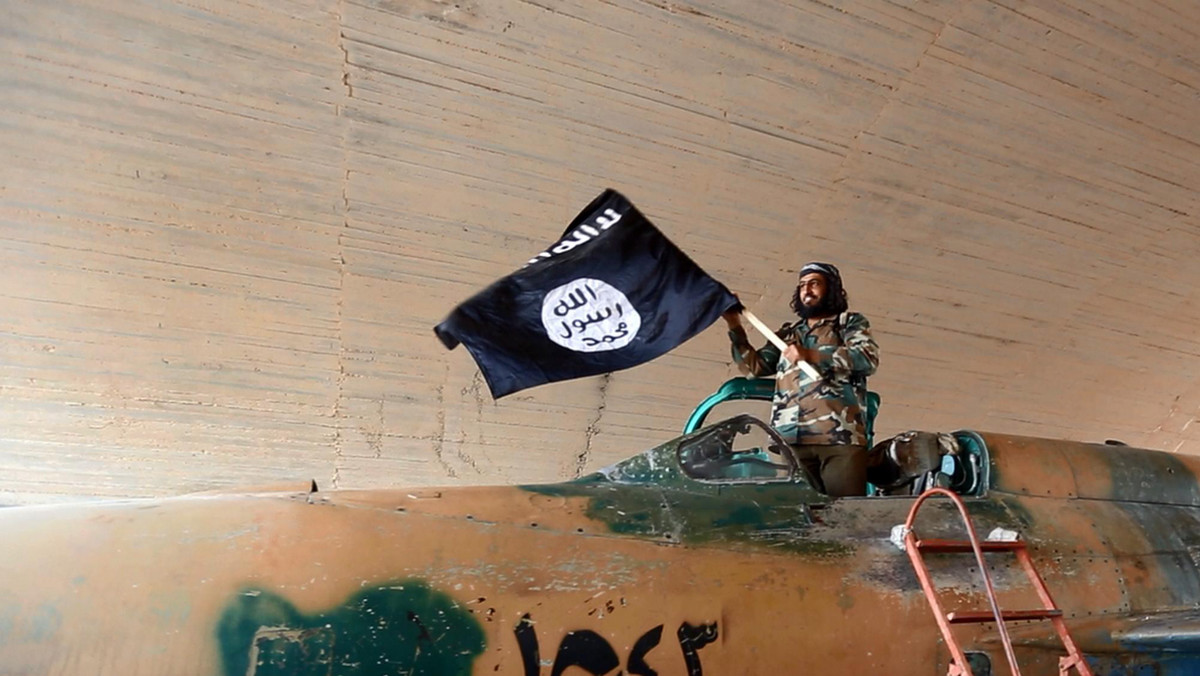 Jak ISIS steruje przez internet zamachowcami w Europie