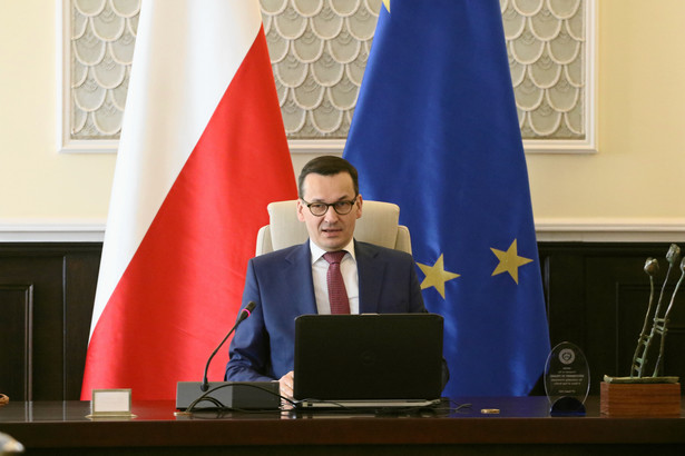 "Przechodzimy z państwa peryferyjnego w kierunku państwa podmiotowego" - dodał Morawiecki.