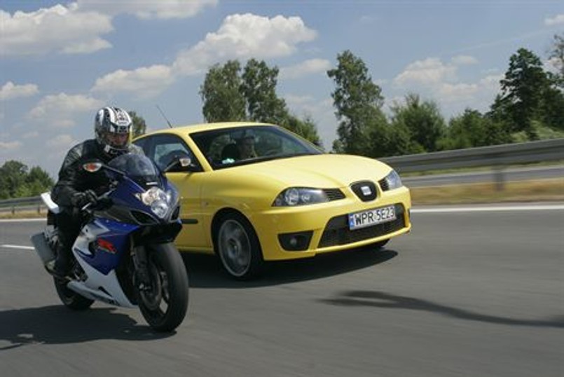 Ibiza cupra vs. suzuki GSX-R 1000