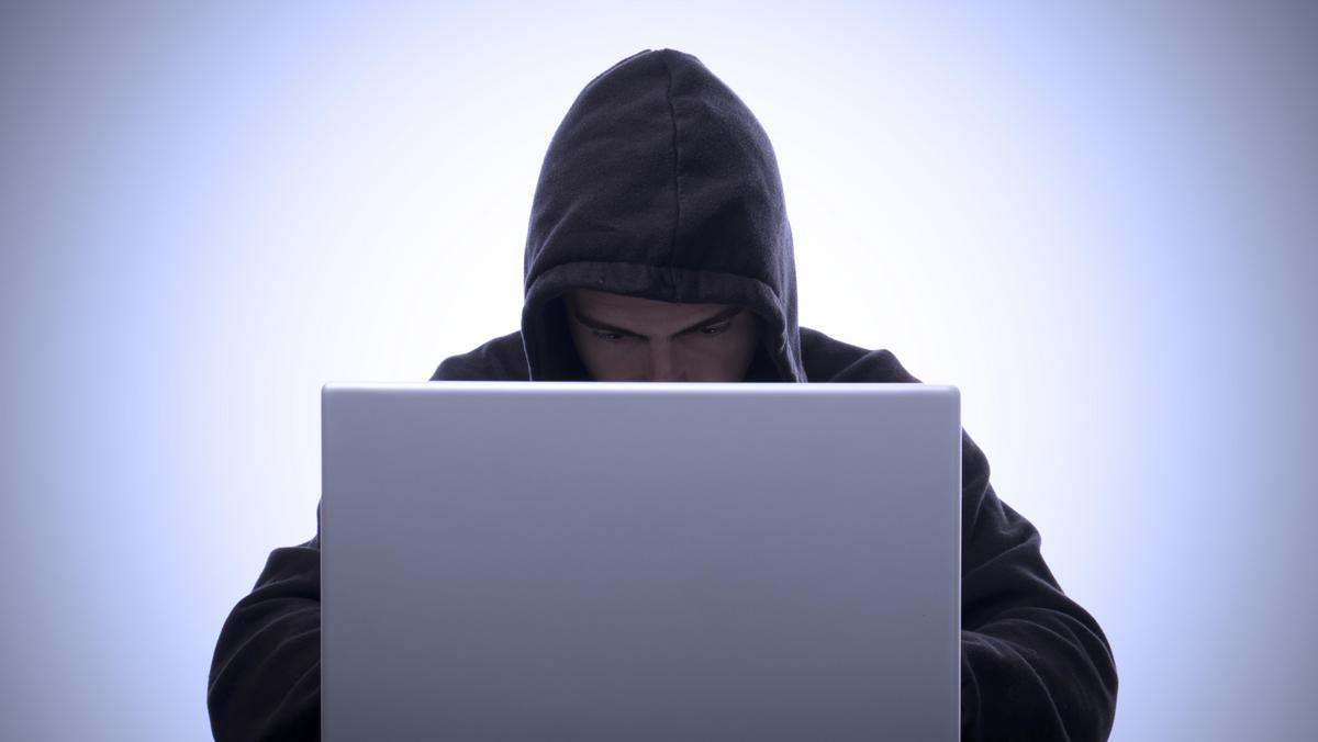 haker hakowanie laptop