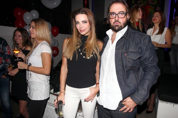 NAKON POMIRENJA NIKOLINE I MIŠE GROFA Otkriveno šta se dešava sa imovinom Vidoja Ristovića - snajka i svekar imali javni sukob godinama zbog toga