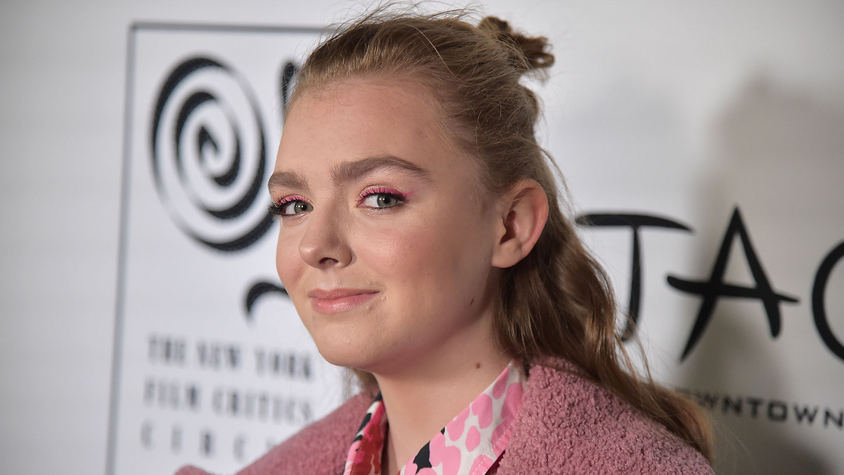 Elsie Fisher napisała na Twitterze, że cieszy się ze zwycięstwa "Bohemian Rhapsody" i Ramiego Maleka na Złotych Globach. Nastoletnia aktorka najpierw spotkała się z falą hejtu, jednak później internauci wsparli ją i chwalili za dorosłe podejście: "Popatrzcie na tę 15-letnią dziewczynę, ma więcej klasy i dojrzałości niż większość Twittera razem wzięta".