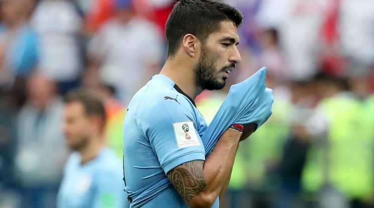 Luis Suárez nem teszi ki az ablakba amit ellenfelétől kapott /Fotó: Northfoto