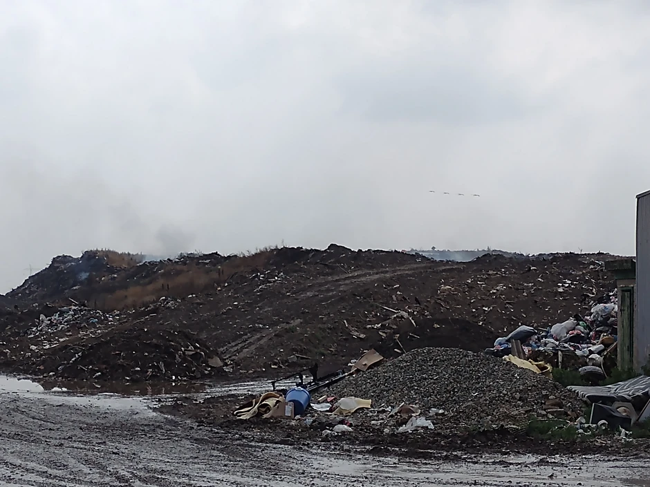 Nedelju dana vatra tinja na deponiji