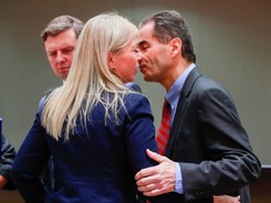 'Zarezerwowana dla innej kategorii wiekowej'? Komisarz Elżbieta Bieńkowska zmieniła fryzurę. FOTO