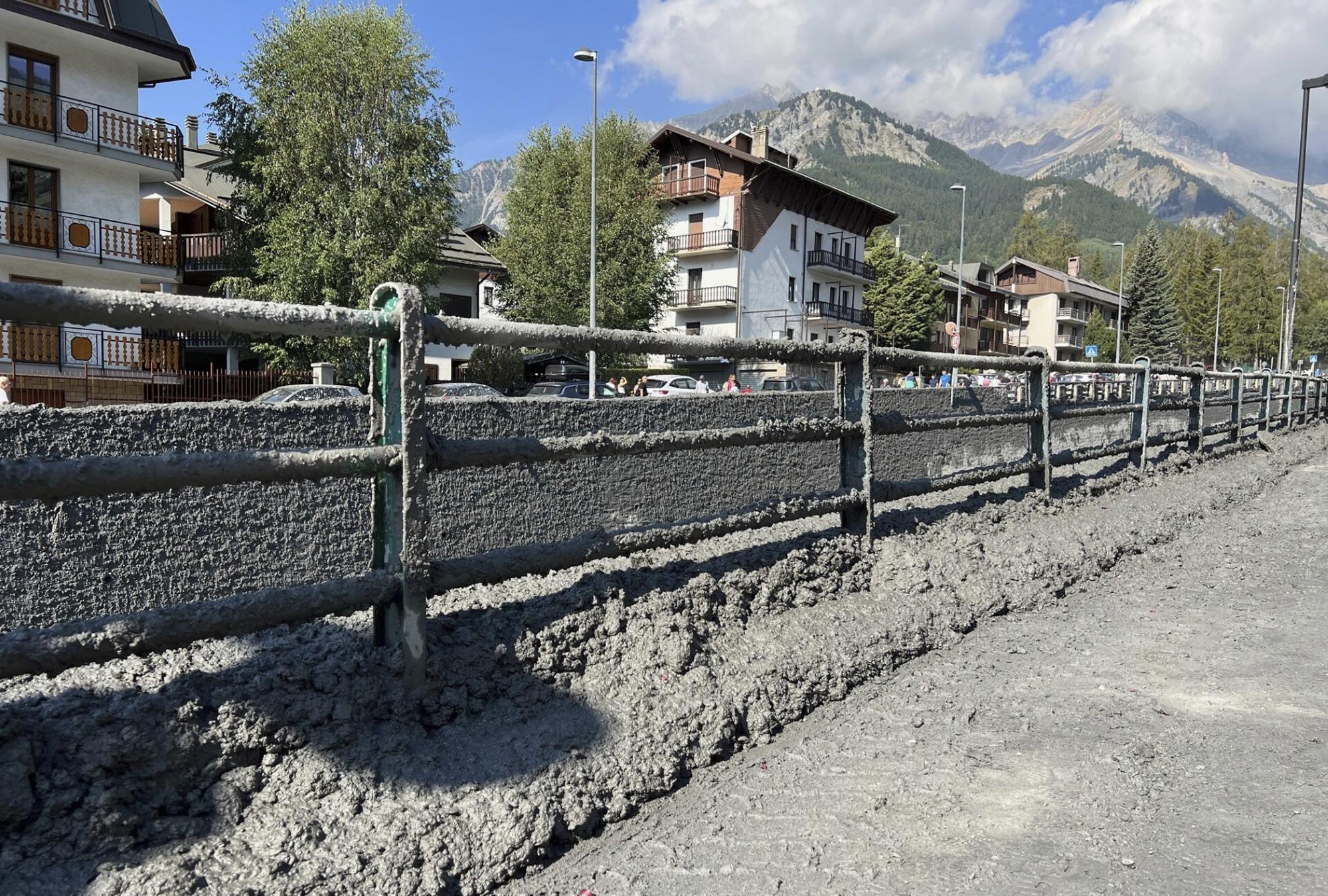 Dážď a zosuvy pôdy spôsobili veľké škody v alpskej obci Bardonecchia.