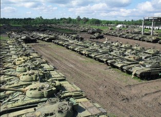 Rosjanom brakuje czołgów. Szukają ich wszędzie, nawet na złomowiskach