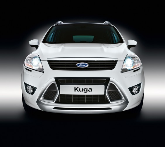 Pakiet Individual to także druga twarz
topowej kugi 2,5 Turbo. Jeszcze bardziej luksusowa, sportowa, zadziorna - inspirowaną prototypem iosis X concept (Paryż 2006). Jak ją rozpoznać? Przód ma chromowane 'kły', które szczerzy w lusterkach maruderów…