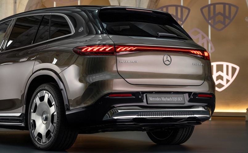 Mercedes-Maybach EQS 680 SUV