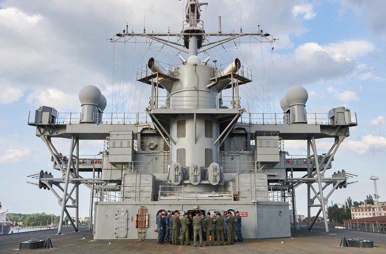 AMERYKAŃSKI OKRĘT USS MOUNT WHITNEY ZAWINĄŁ DO GDYNI