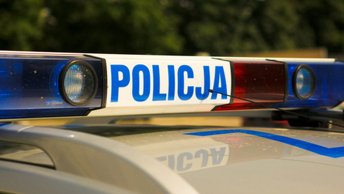 W wypadku, do którego doszło dzisiaj rano w Dulczy Wielkiej w powiecie mieleckim, życie straciła jedna osoba. Trzy zostały ranne - informuje policja.