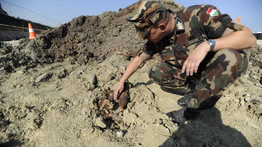 Több mint öt tonna robbanóeszközt találtak elásva Csepelen