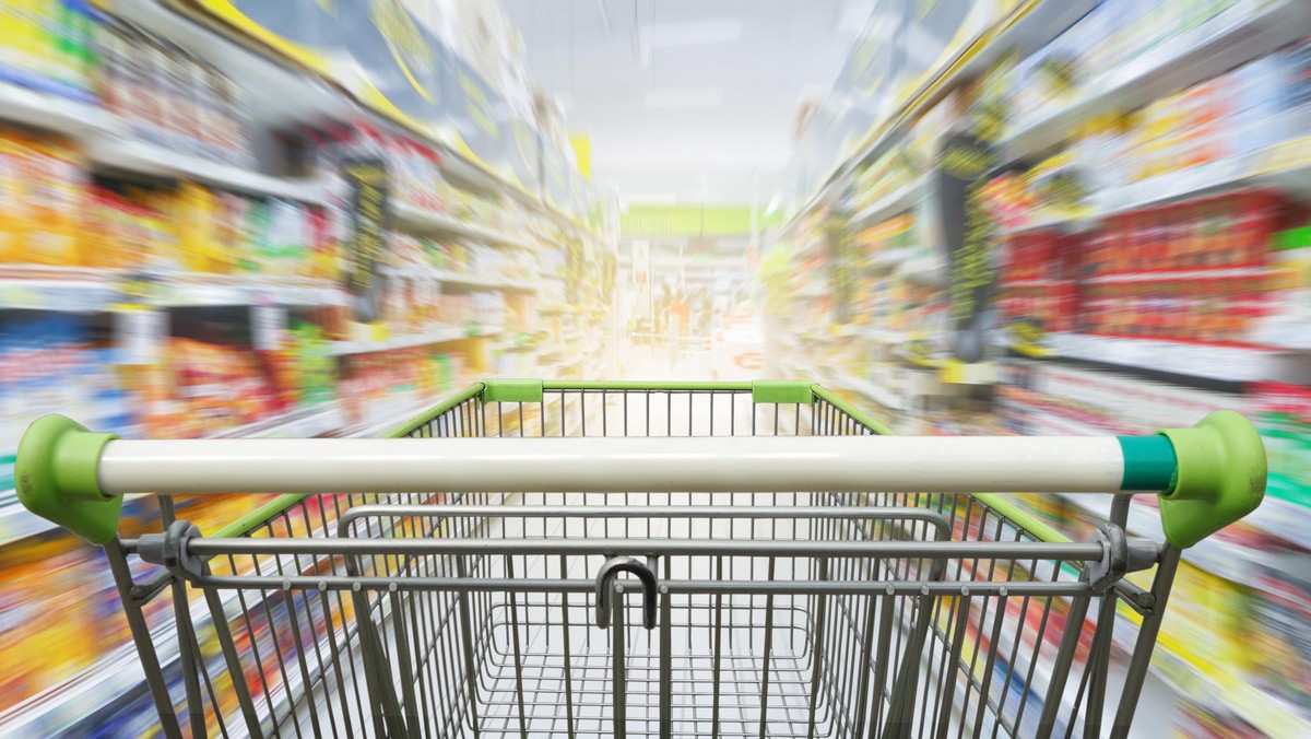 Supermarket sklep handel wózek