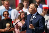 Zgrzyt w rocznicę Karola Nawrockiego. Przez konferencję PiS
