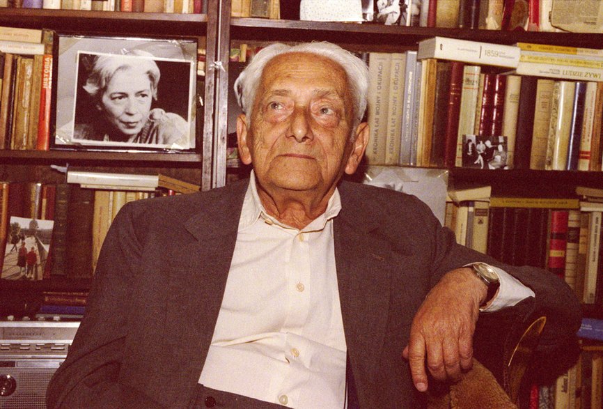 Marian Brandys (w tle zdjęciu Haliny Mikołajskiej)