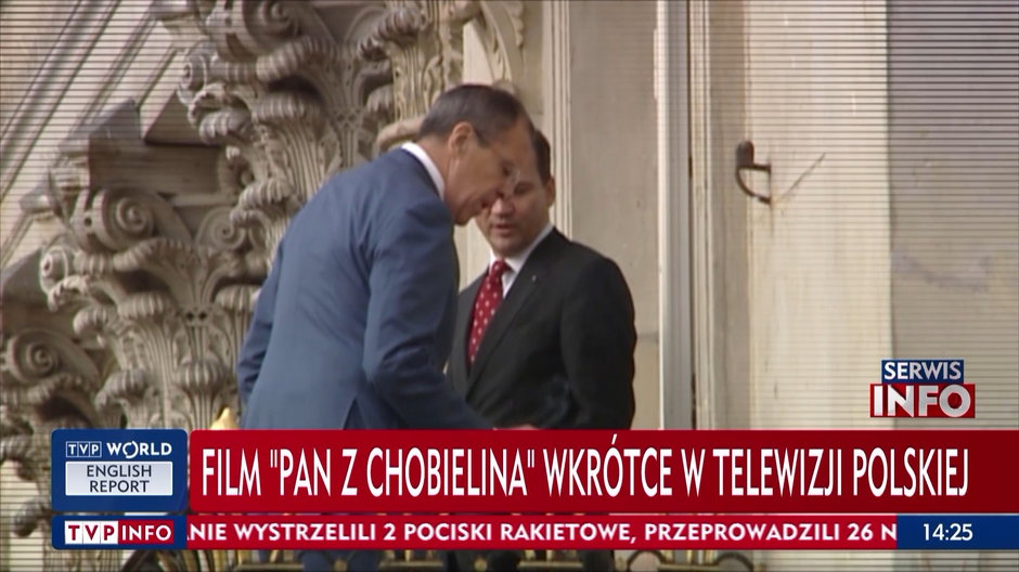 Radosław Sikorski i jego polityka zagraniczna mają być tematem filmu "Pan z Chobielina" w TVP