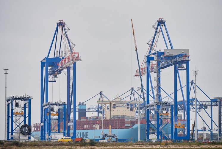 Zobacz zdjęcia z montażu największych na Bałtyku gdańskich suwnic nabrzeżowych, <a href='http://forsal.pl/galerie/942021,zdjecie,1,terminal-kontenerowy-dct-w-gdansku-polska-brama-na-baltyk.html' style='color: blue'> czyli polskiej bramy na Bałtyk </a> <br><br>(aw/zuz) PAP/Adam Warżawa