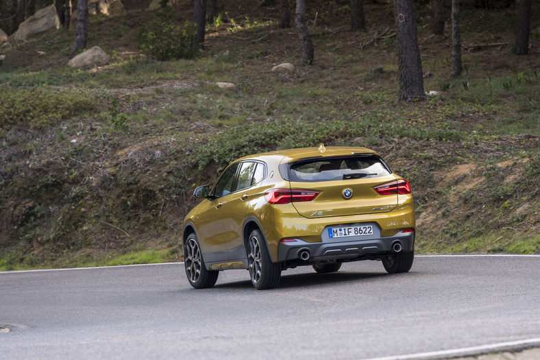 BMW X2 - SUV z genami coupe