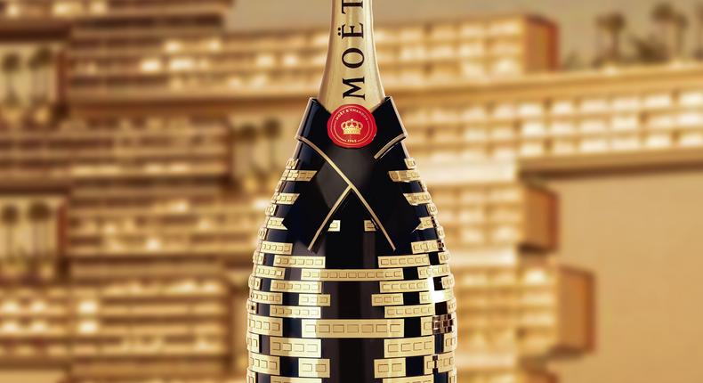 Moët & Chandon honors the spectacular Atlantis The Royal with a tribute and limited edition champagne bottle