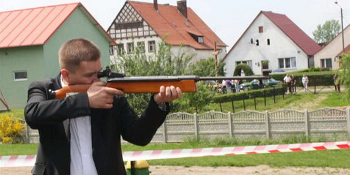 Poseł z wiatrówką. Ustrzelił zwierza?