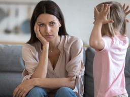 Polski Ład. Samotny rodzic rozliczy się jednak z „całym dzieckiem”, a nie z „połową”