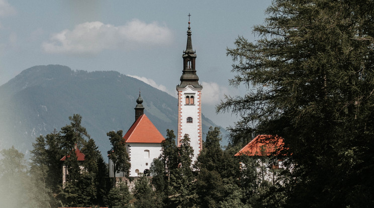 Megrongáltak egy templomot Lothárdon / Illusztráció: Pexels