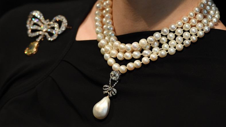 Biżuteria Marii Antoniny na aukcji. Rekordowa cena za pojedynczą perłę 