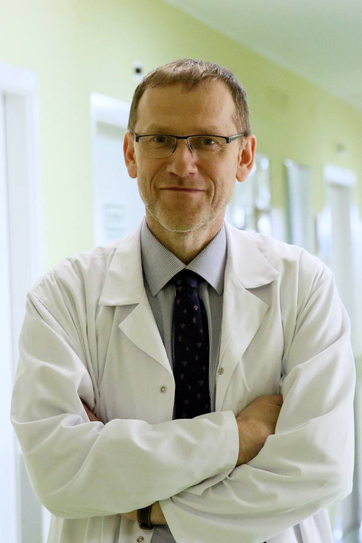 Prof. Krzysztof Tomasiewicz, kierownik Katedry i Kliniki Chorób Zakaźnych Uniwersytetu Medycznego w Lublinie. 