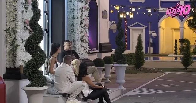 "LJUBI SE SA NJIM A GLEDA U CARA" Anđela Đuričić razotkrila kakvu igru igra Aneli, i ona sažaljeva Filipa