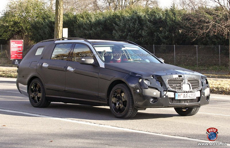 Zdjęcia szpiegowskie: Mercedes-Benz E kombi - luksus i przestrzeń